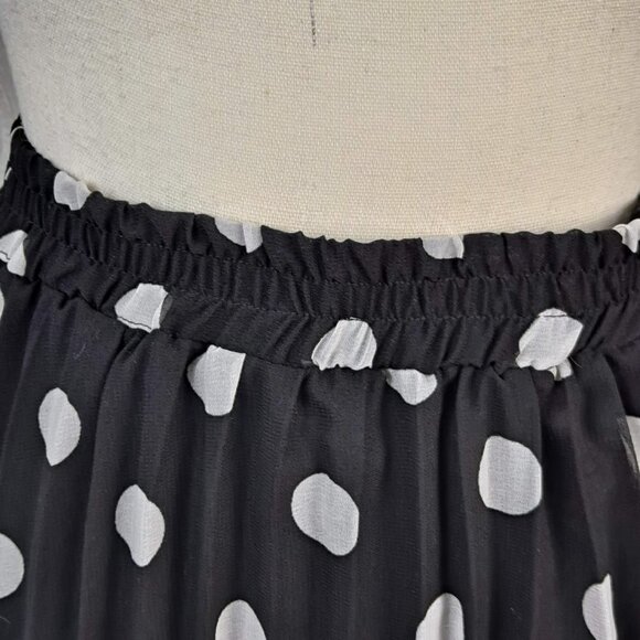 Truly 4 You Size Medium Black Pleated White Polka Dot Skirt Elastic Waist NWT - Picture 3 of 9